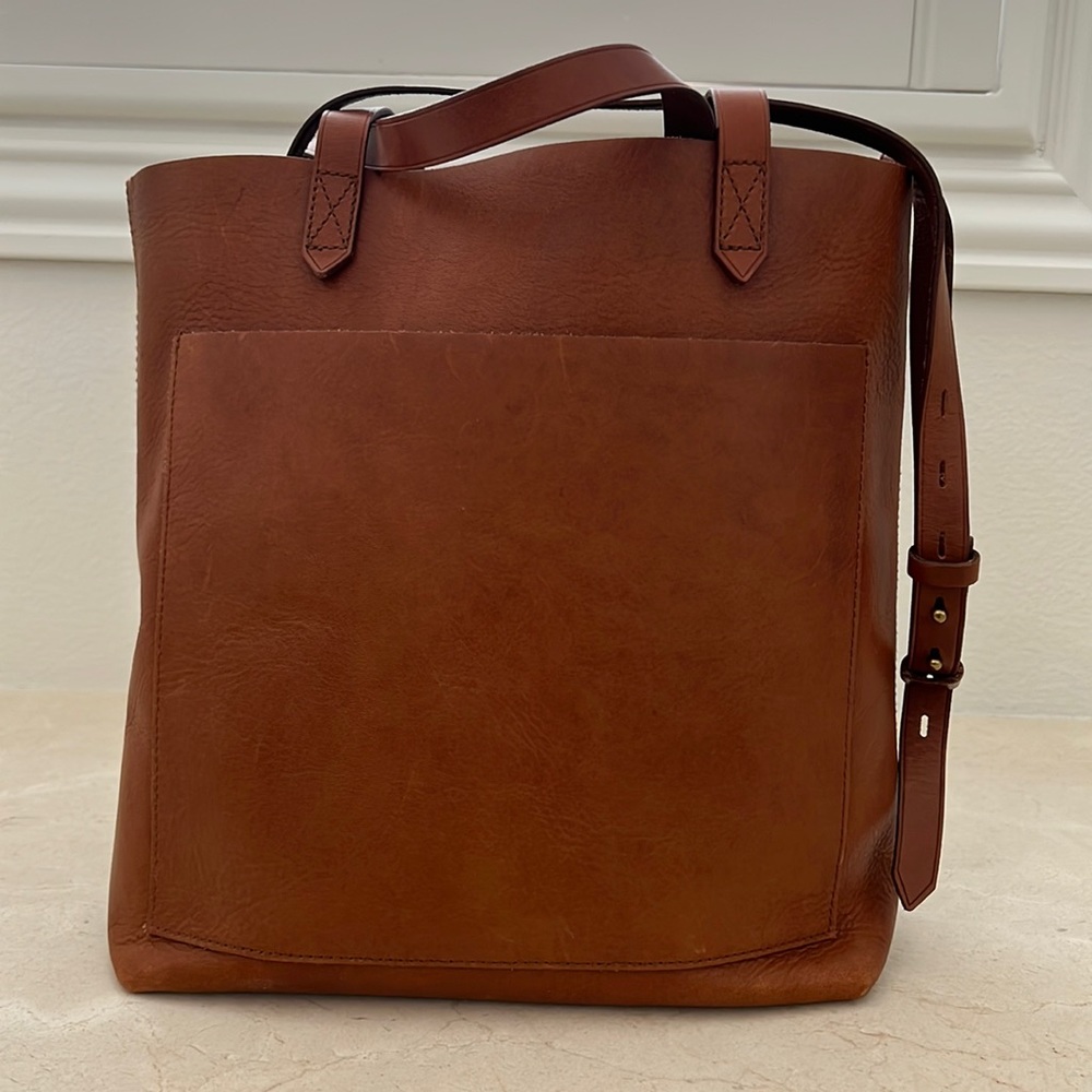 Madewell Medium Transport Tote in English Saddle